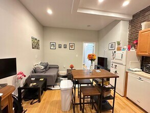 209 Endicott St, Unit 2 in Boston, MA - Building Photo - Building Photo