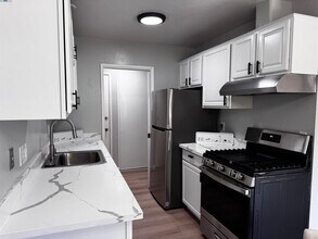 2755 Country Dr in Fremont, CA - Building Photo - Building Photo