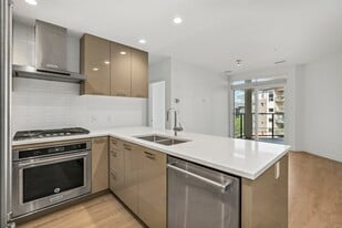 3581 Ross Drive in Vancouver, BC - Building Photo