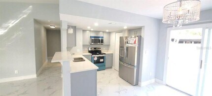 2205 Calexico Way S in St. Petersburg, FL - Building Photo - Building Photo