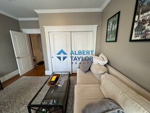 3 Grimes St, Unit 1 in Boston, MA - Foto de edificio - Building Photo