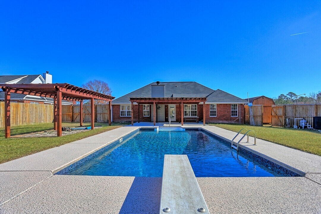 204 Birch Dr in Rincon, GA - Building Photo