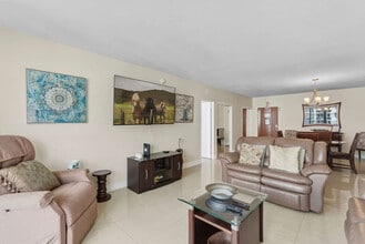 3801 S Ocean Dr, Unit SI FL11-ID1465698P in Hollywood, FL - Foto de edificio - Building Photo