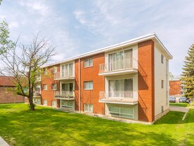 Maria Apartments in Edmonton, AB - Building Photo