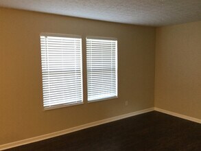 109 Longwood Dr in Etna, OH - Foto de edificio - Building Photo