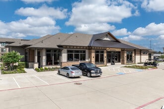 Union House in Aubrey, TX - Foto de edificio - Building Photo