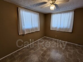 8809 E Liberty Ave in Millwood, WA - Building Photo - Building Photo