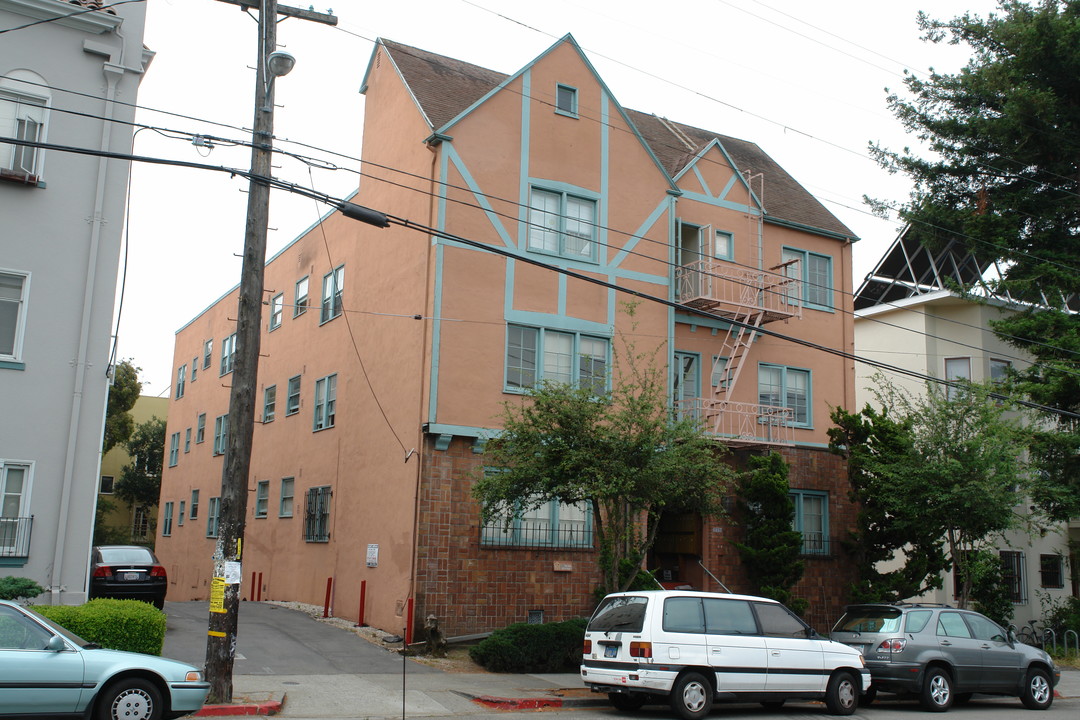 2320 Haste St in Berkeley, CA - Building Photo