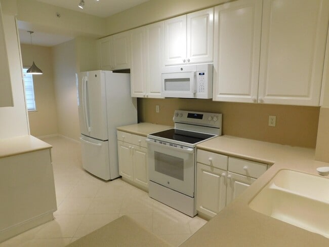 22701 Camino Del Mar in Boca Raton, FL - Building Photo - Building Photo
