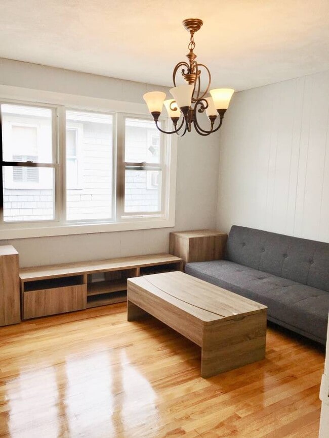 62 Woods Ave, Unit 2