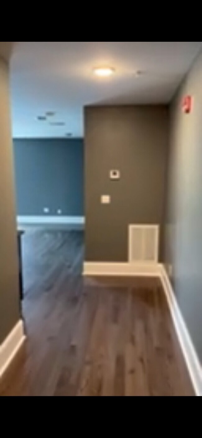 2452 Albany St, Unit 2452 Albany st Apt 7
