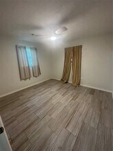 1915 Avenue D in Dickinson, TX - Building Photo - Building Photo