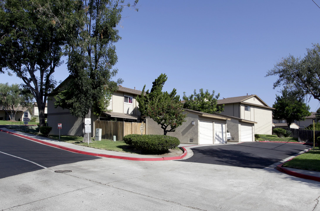 Lake Glen Park in La Mesa, CA - Building Photo