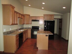 10898 Freedom Trail in Summerset, SD - Building Photo - Building Photo