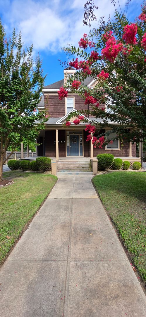 property at 713 Camden Ave