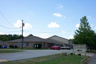 Shady Oaks Apartments in Mount Pleasant, TX - Foto de edificio - Building Photo
