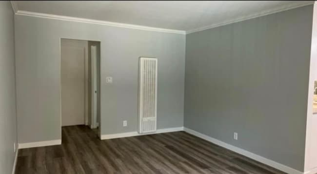 8820 Owensmouth Ave in Los Angeles, CA - Building Photo - Building Photo