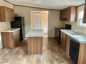 716 Sharon Ln in Iron Station, NC - Building Photo - Building Photo