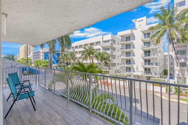 4141 Collins Ave in Miami, FL - Building Photo - Building Photo