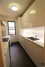 41-42 42nd St-Unit -4K in Queens, NY - Building Photo - Building Photo