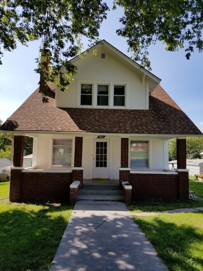 property at 903 Kingwood St