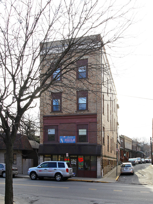 1812 S Braddock Ave in Pittsburgh, PA - Foto de edificio