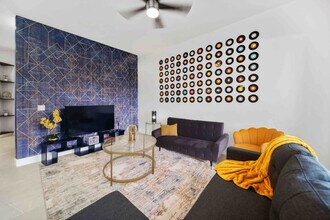 3246 SW 44th St in Fort Lauderdale, FL - Building Photo - Building Photo