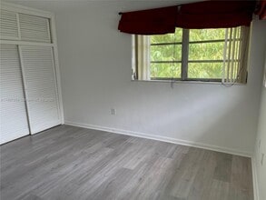 7328 SW 82nd St in Miami, FL - Building Photo - Building Photo