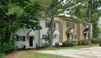 913 Hearthridge Rd Apartments