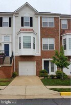 43798 Virginia Manor Terrace in Ashburn, VA - Building Photo