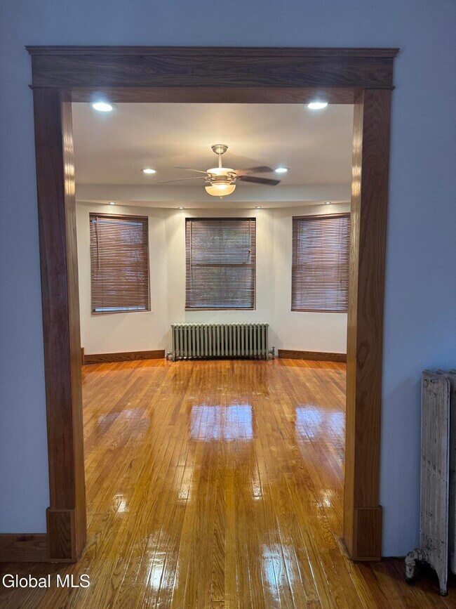 147 Homestead Ave in Albany, NY - Building Photo - Building Photo