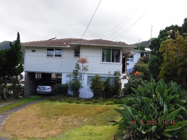 property at 3154 Woodlawn Dr