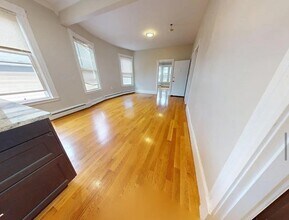 125 Princeton St in Boston, MA - Building Photo - Building Photo