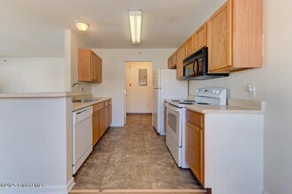 5 Heritage Way-Unit -230 in Gansevoort, NY - Building Photo - Building Photo