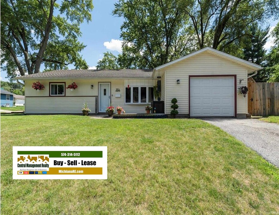 1954 Malvern Way in South Bend, IN - Foto de edificio