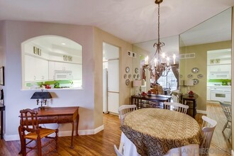 12079 Tivoli Park Row in San Diego, CA - Building Photo - Building Photo