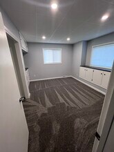 122 N Division St, Unit 122 in Cedar Falls, IA - Foto de edificio - Building Photo