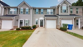 477 Woodbark Ct in Mauldin, SC - Building Photo