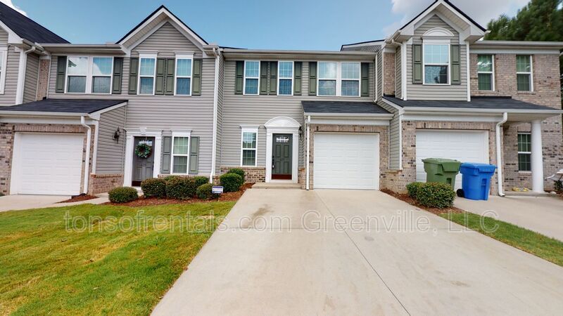 477 Woodbark Ct in Mauldin, SC - Building Photo