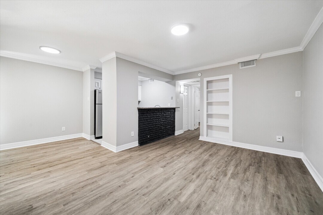 201 Emerson St in Houston, TX - Building Photo