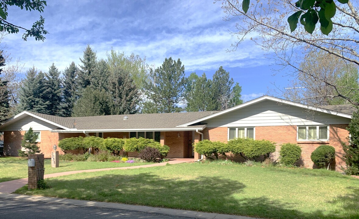 3055 Crabapple Rd in Golden, CO - Building Photo