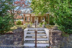 57 Memorial Pkwy in Atlantic Highlands, NJ - Building Photo