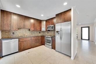 2200 NE 54th St in Fort Lauderdale, FL - Building Photo - Building Photo