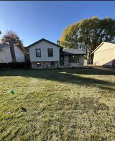 20564 Elizabeth Ave in Prairie View, IL - Building Photo