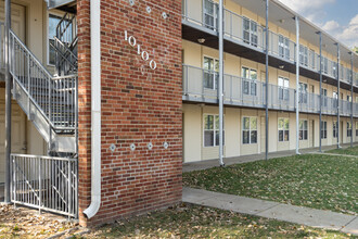 Cabana Club Apartments in St. Ann, MO - Building Photo - Building Photo