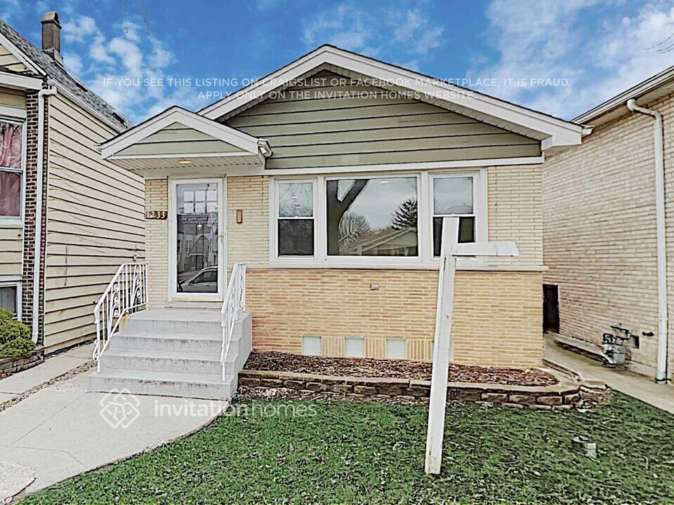 1233 Euclid Ave in Berwyn, IL - Building Photo