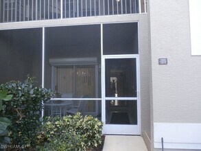 14290 Hickory Links Ct in Ft. Myers, FL - Foto de edificio - Building Photo
