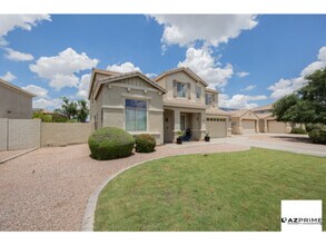 1512 E Bluebird Ct in Gilbert, AZ - Foto de edificio - Building Photo