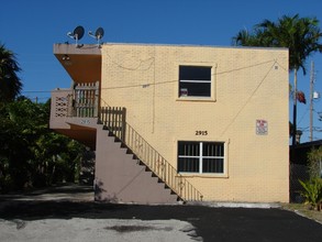 2915 Broadway Ave in West Palm Beach, FL - Foto de edificio - Building Photo