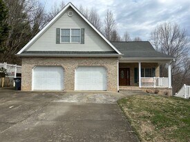 342 Bayberry Dr in Kingsport, TN - Building Photo
